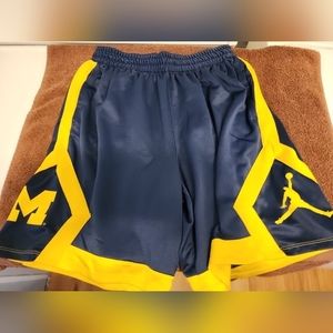 Vintage Nike Team Michigan Wolverines Basketball Shorts Sz L